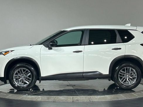 Used 2021 Nissan Rogue S AWD/4WD image 6