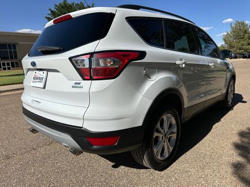 Used 2018 Ford Escape SE FWD image 9
