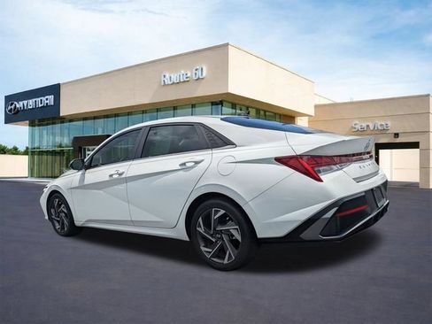 Certified 2024 Hyundai Elantra SEL w/ Convenience Package FWD image 7