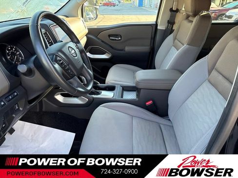 Used 2024 Nissan Frontier SV w/ Technology Package AWD/4WD image 10