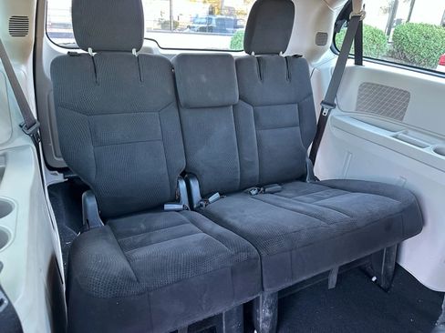 Used 2014 Dodge Grand Caravan American Value Package image 25