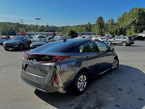 Used 2018 Toyota Prius Prime Premium image 4