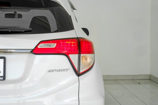 Used 2021 Honda HR-V Sport image 49