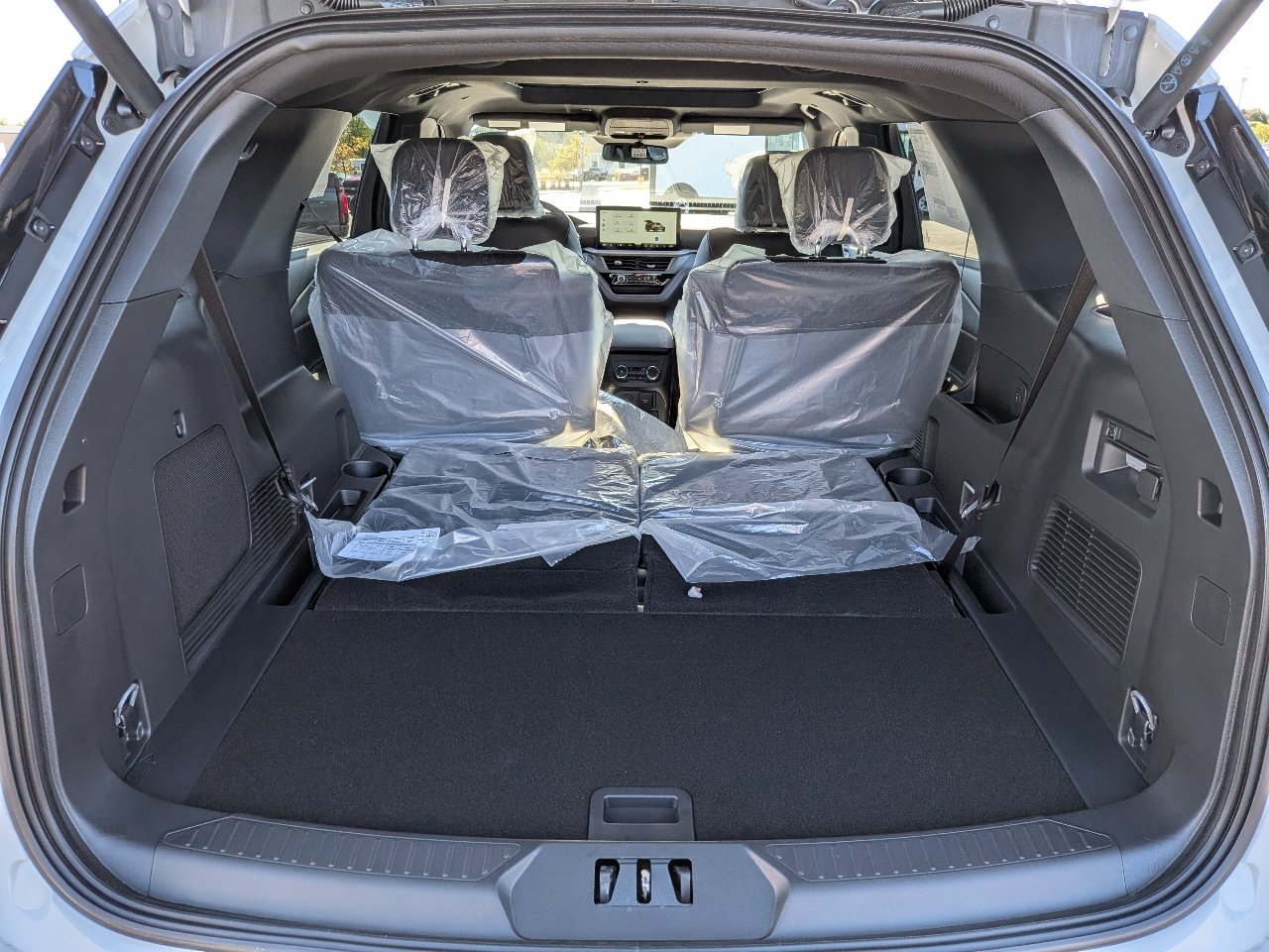 New 2027 Ford Explorer ST-Line w/ Premium Package AWD/4WD image 12
