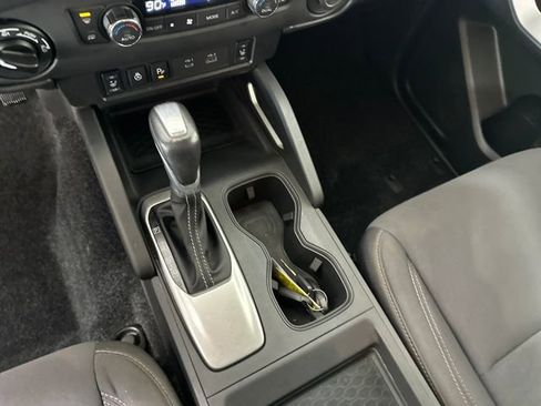 Used 2024 Nissan Frontier SV w/ SV Convenience Package image 20