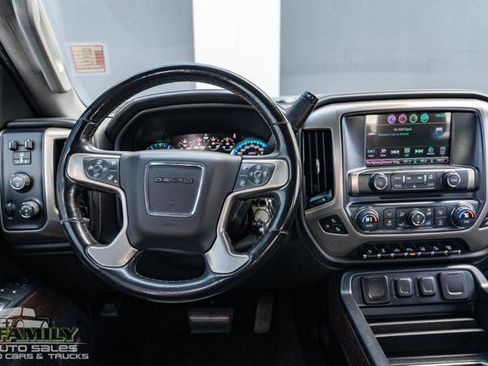 Used 2017 GMC Sierra 2500 Denali w/ Duramax Plus Package image 21