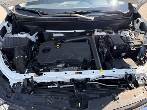 Used 2024 Chevrolet Equinox LT FWD image 26