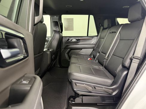 Used 2025 Chevrolet Tahoe LT AWD/4WD image 12