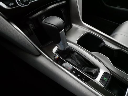 Used 2018 Honda Accord EX image 24