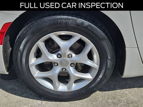 Used 2017 Chrysler Pacifica Touring-L w/ Tire & Wheel Group FWD image 6