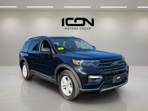 Used 2021 Ford Explorer XLT w/ Equipment Group 202A AWD/4WD image 8