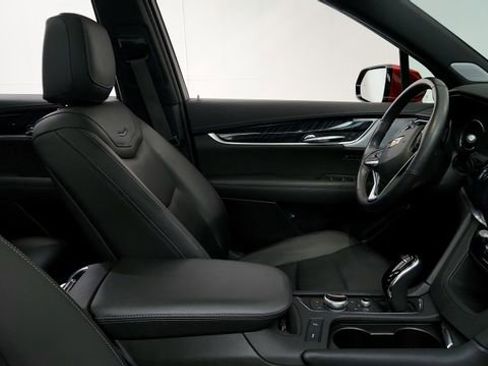 Certified 2024 Cadillac XT6 Premium Luxury image 26