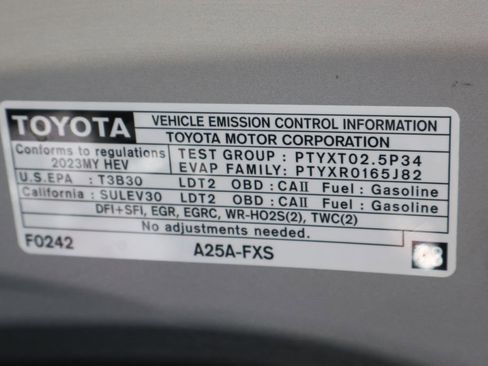 Used 2023 Toyota Highlander XLE FWD image 14