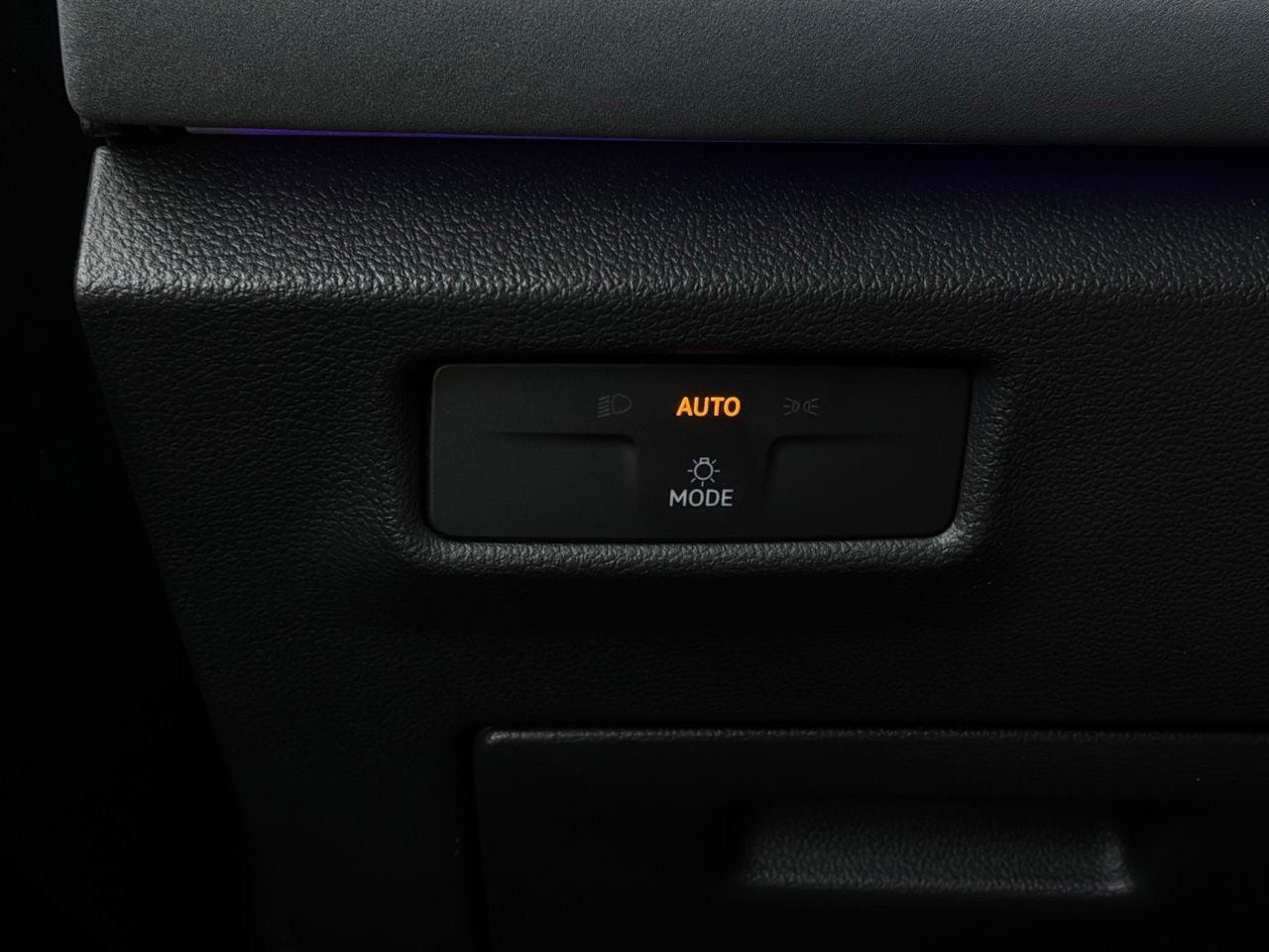 Used 2026 Volkswagen Tiguan SE FWD image 23