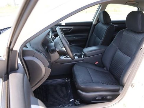 Used 2018 Nissan Altima 2.5 SV FWD image 8