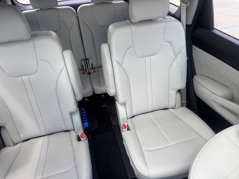 Used 2023 Kia Sorento SX AWD/4WD image 13