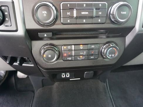 Used 2018 Ford F150 XLT w/ Equipment Group 302A Luxury image 16