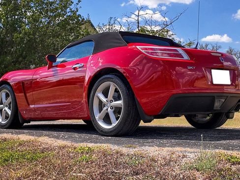 Used 2009 Saturn Sky w/ Premium Trim Package RWD image 15