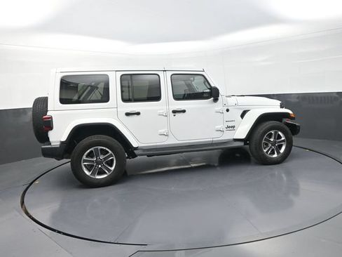 Used 2021 Jeep Wrangler Unlimited Sahara AWD/4WD image 11