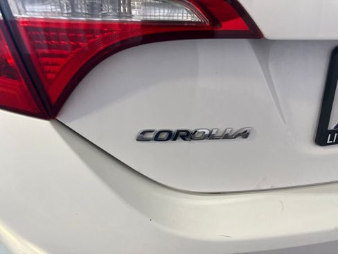 Used 2015 Toyota Corolla S FWD image 12