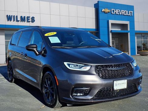 Used 2022 Chrysler Pacifica Touring w/ S Appearance Package image 1