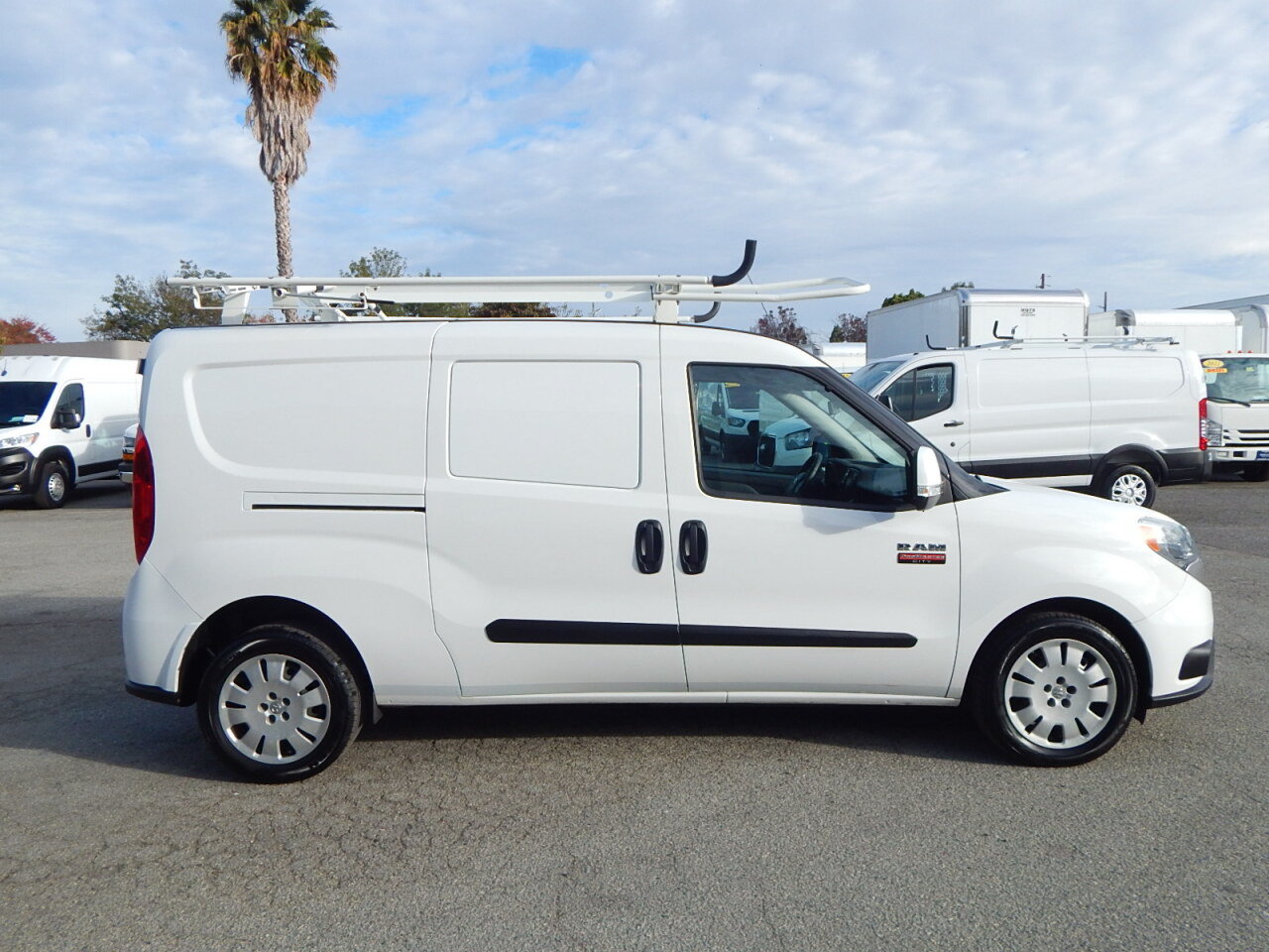 Used 2019 RAM ProMaster City Tradesman SLT FWD image 9