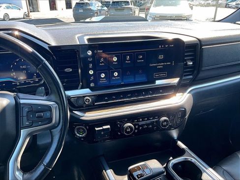 Used 2022 Chevrolet Silverado 1500 LT Trail Boss w/ LT Trail Boss Premium Package AWD/4WD image 17