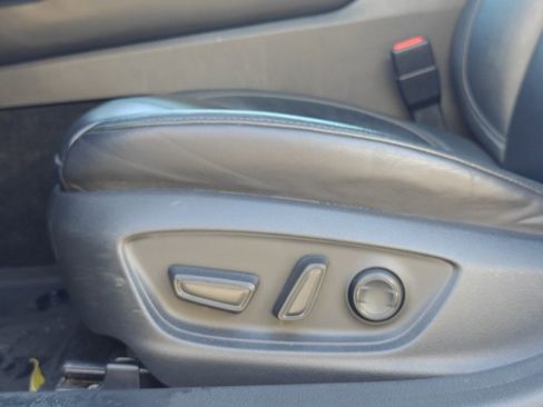 Used 2020 Toyota Avalon XLE image 11