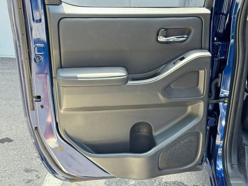Used 2023 Nissan Frontier SV w/ SV Premium Package RWD image 40