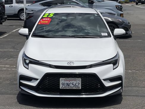 Used 2025 Toyota Corolla SE FWD image 2