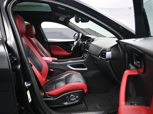 Used 2020 Jaguar F-PACE S image 26