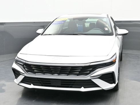 Certified 2024 Hyundai Elantra SEL w/ Convenience Package image 8