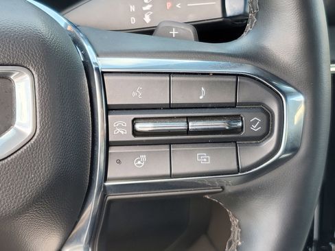 Used 2025 GMC Yukon Denali RWD image 27