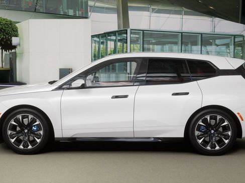 Used 2026 BMW iX xDrive60 w/ M Sport Package image 33