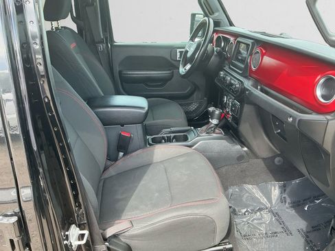 Used 2021 Jeep Gladiator Rubicon AWD/4WD image 15