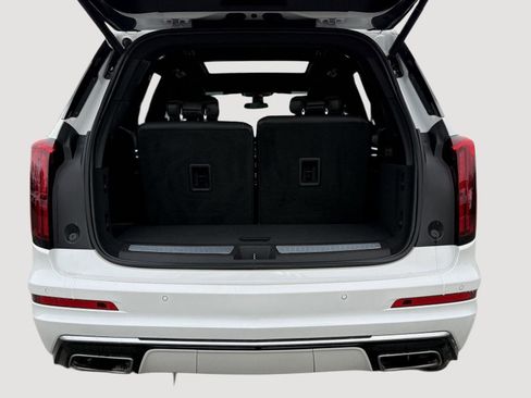 Certified 2023 Cadillac XT6 Premium Luxury image 10