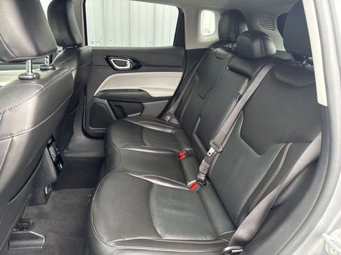 Used 2022 Jeep Compass Limited image 27