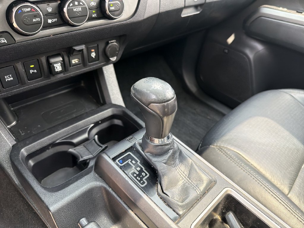 Used 2023 Toyota Tacoma TRD Off-Road w/ TRD Premium Off Road Package AWD/4WD image 15