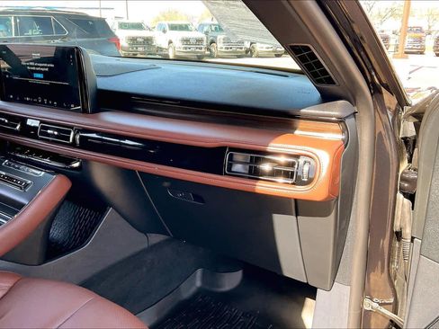 Used 2025 Lincoln Aviator Reserve image 19