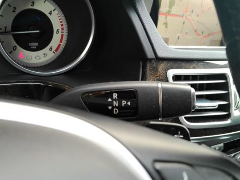 Used 2014 Mercedes-Benz E 250 BlueTEC Sedan image 41