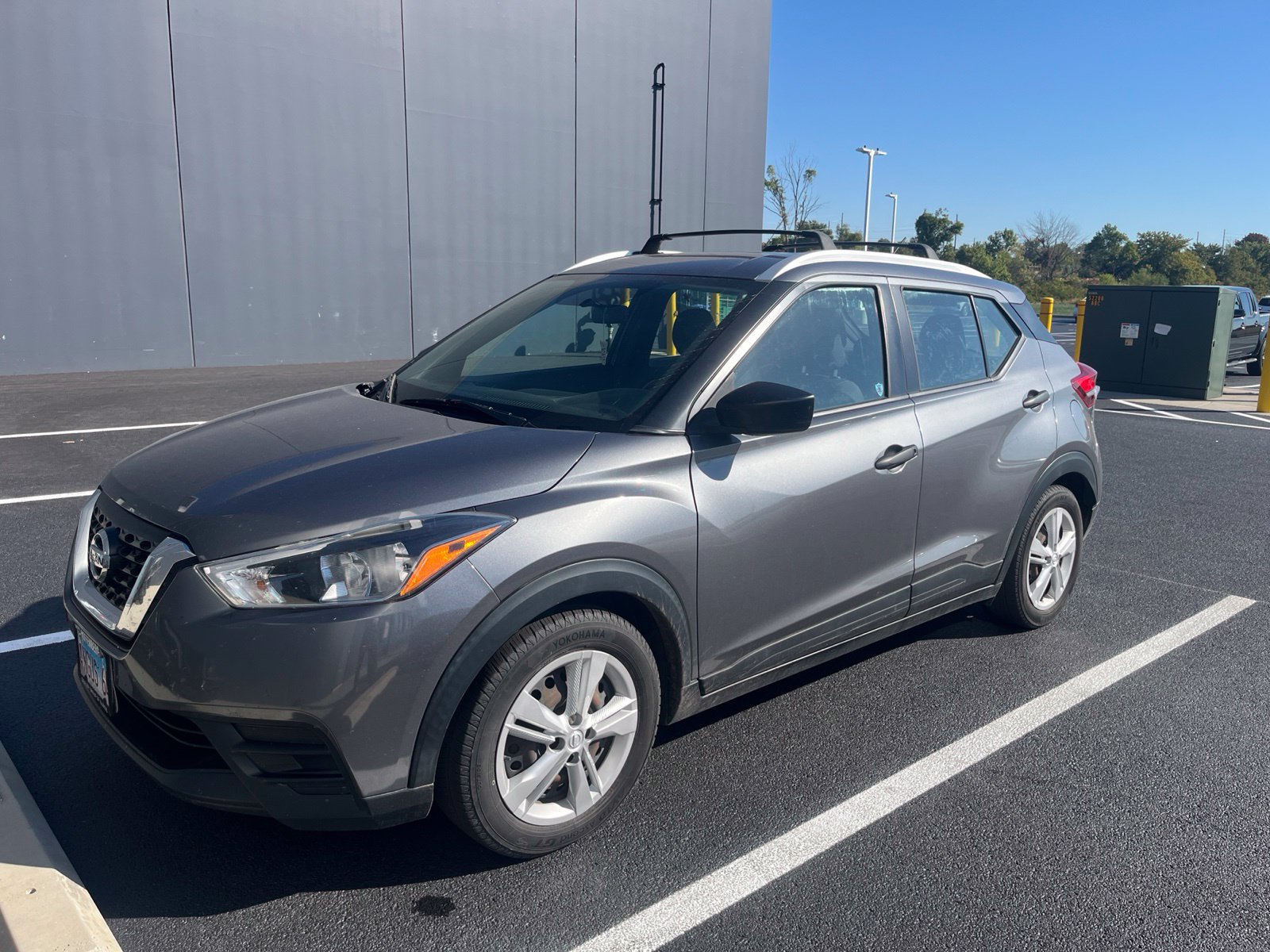 Used 2019 Nissan Kicks S FWD image 1
