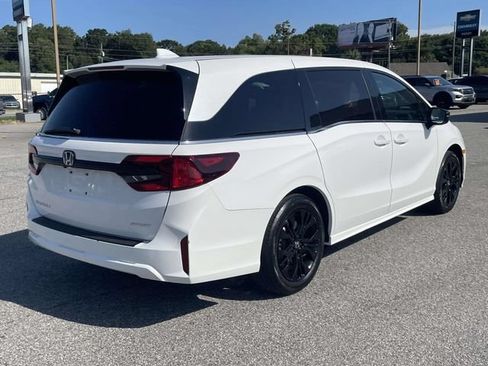 Used 2025 Honda Odyssey Sport-L image 3