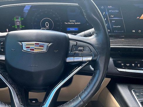 Used 2023 Cadillac Escalade Premium Luxury w/ Performance Package AWD/4WD image 17