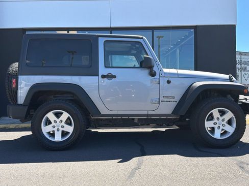 Used 2013 Jeep Wrangler Sport AWD/4WD image 3