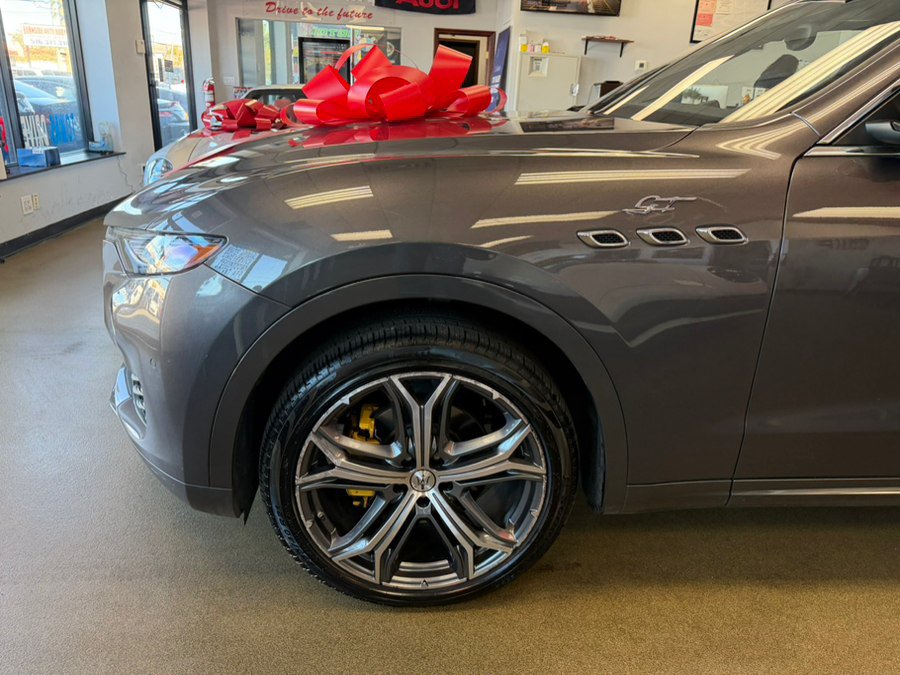 Used 2023 Maserati Levante GT AWD/4WD image 7