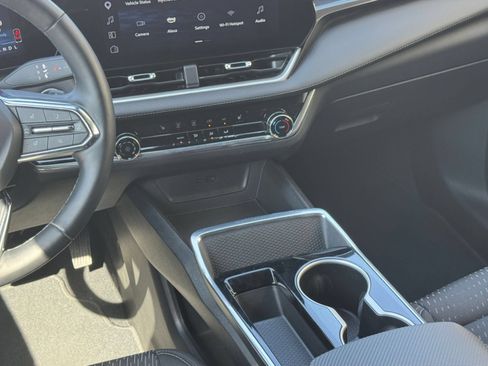 Used 2025 Chevrolet Equinox LT AWD/4WD image 37