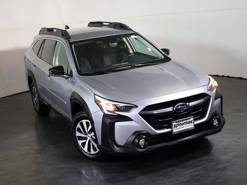 Used 2024 Subaru Outback Premium AWD/4WD image 7