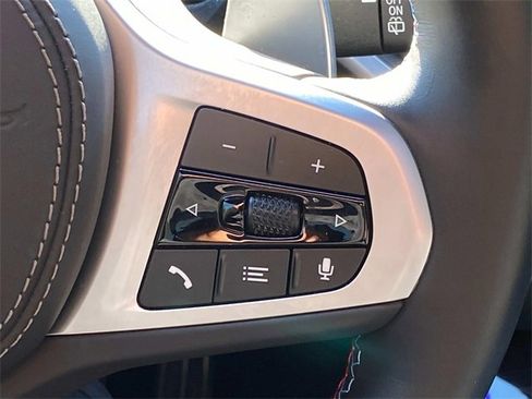 Used 2025 BMW X5 M60i w/ Executive Package image 21