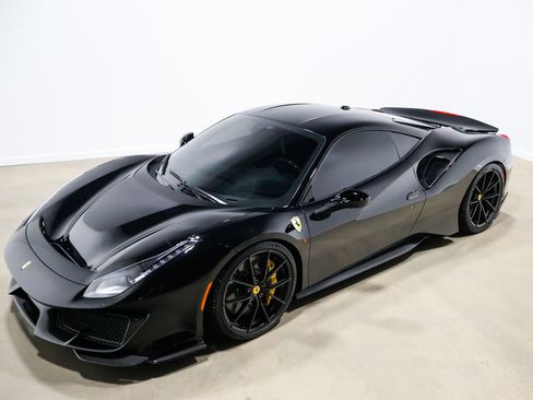 Used 2020 Ferrari 488 Pista image 18
