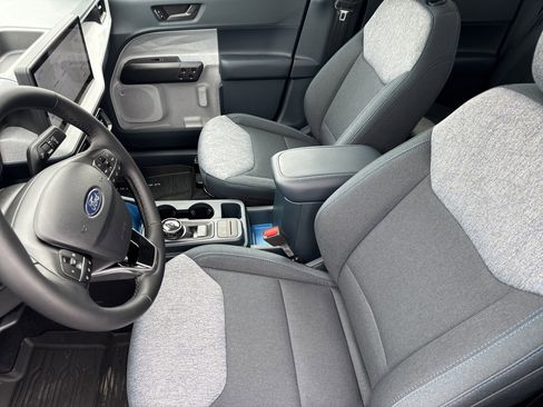 New 2025 Ford Maverick XLT w/ XLT Luxury Package FWD image 9